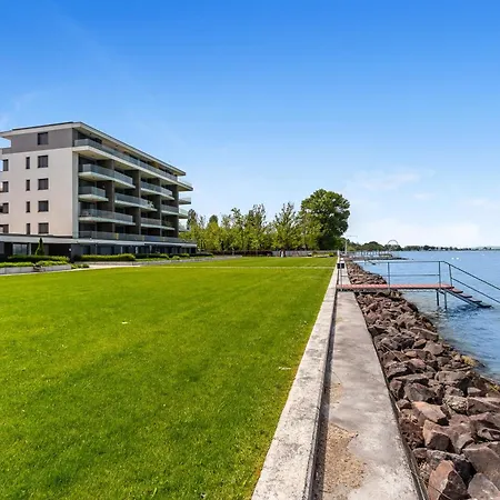 Side Luxury Steps To The Lela - Happy Balatonlelle